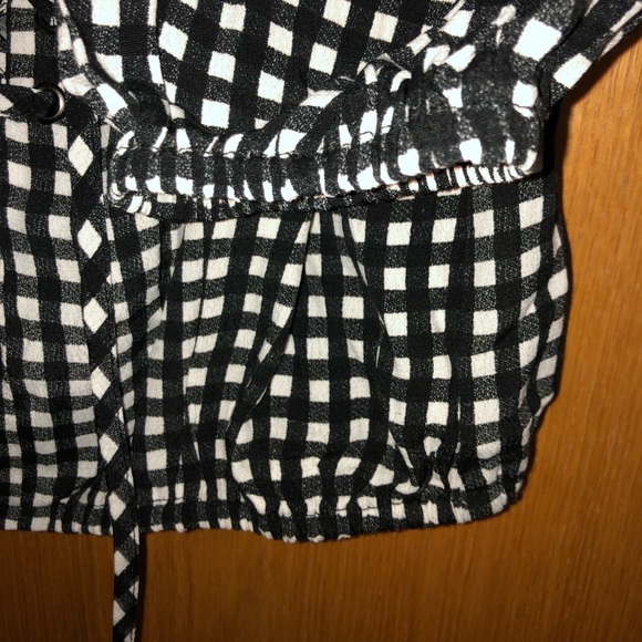 Cropped Off the shoulder top!! - Picture 3 of 5